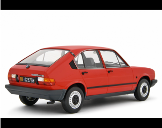 Alfa Romeo Alfasud 1.2 4 Porte 1980 ROSSO ALFA Laudoracing 1:18 Resinemodell (Türen, Motorhaube... nicht zu öffnen!)